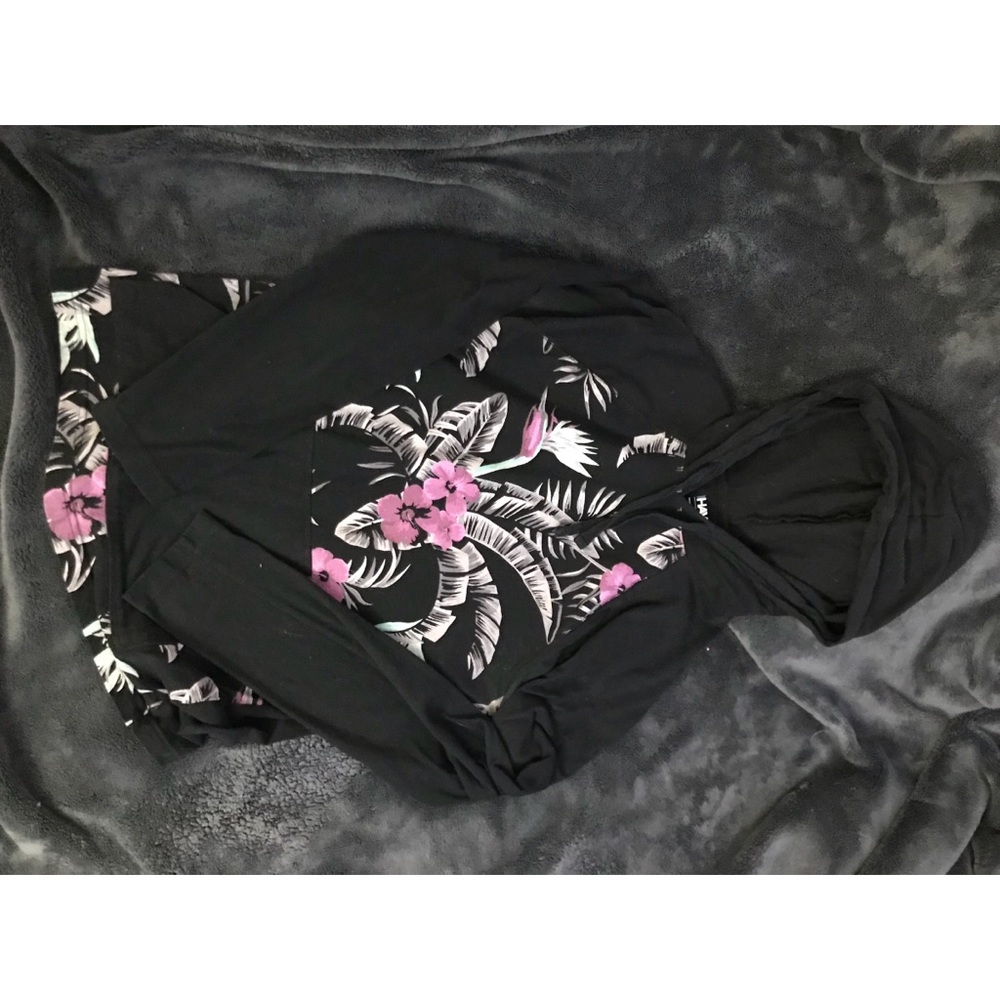 Long sleeve, hooded t-shirt - Picture 1 of 2